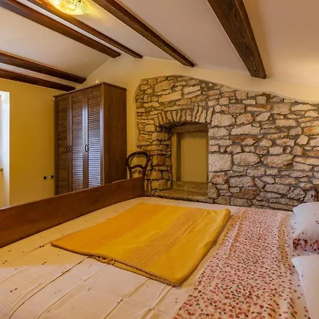 4 Bedroom Pet Friendly In
