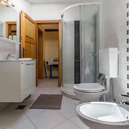4 Bedroom Pet Friendly In