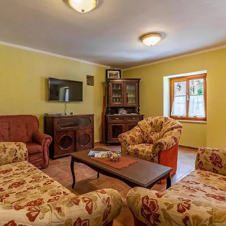 Vakantiehuis 4 Bedroom Pet Friendly In *