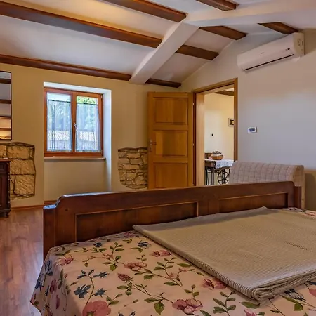 Dom wakacyjny 4 Bedroom Pet Friendly In *