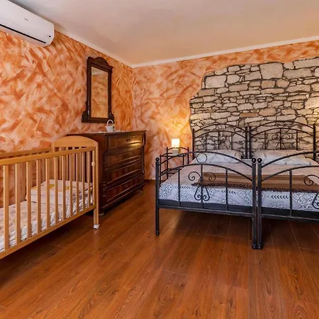 4 Bedroom Pet Friendly In Medulin