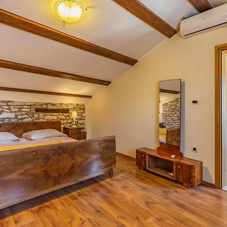4 Bedroom Pet Friendly In * Medulin